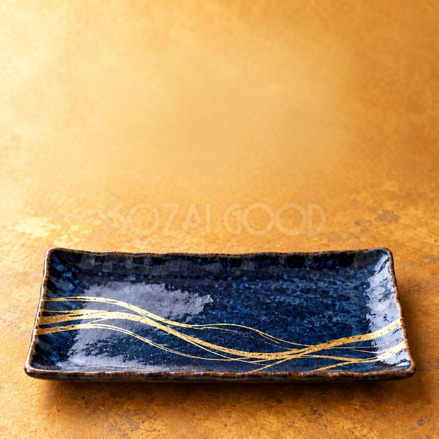 金彩の角皿（文字なし）